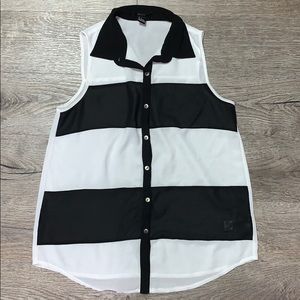 Forever 21 Sleeveless Button-Up